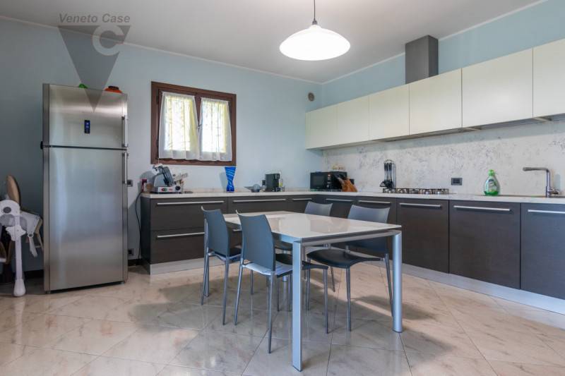 casa indipendente in vendita a Legnaro in zona Volparo