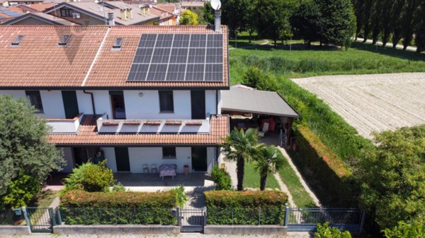 casa semindipendente in vendita a Legnaro