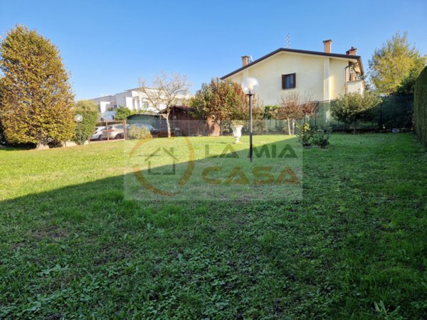 casa indipendente in vendita a Legnaro