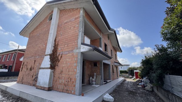 casa indipendente in vendita a Legnaro