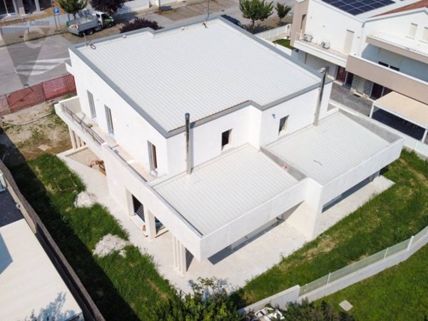 casa indipendente in vendita a Legnaro