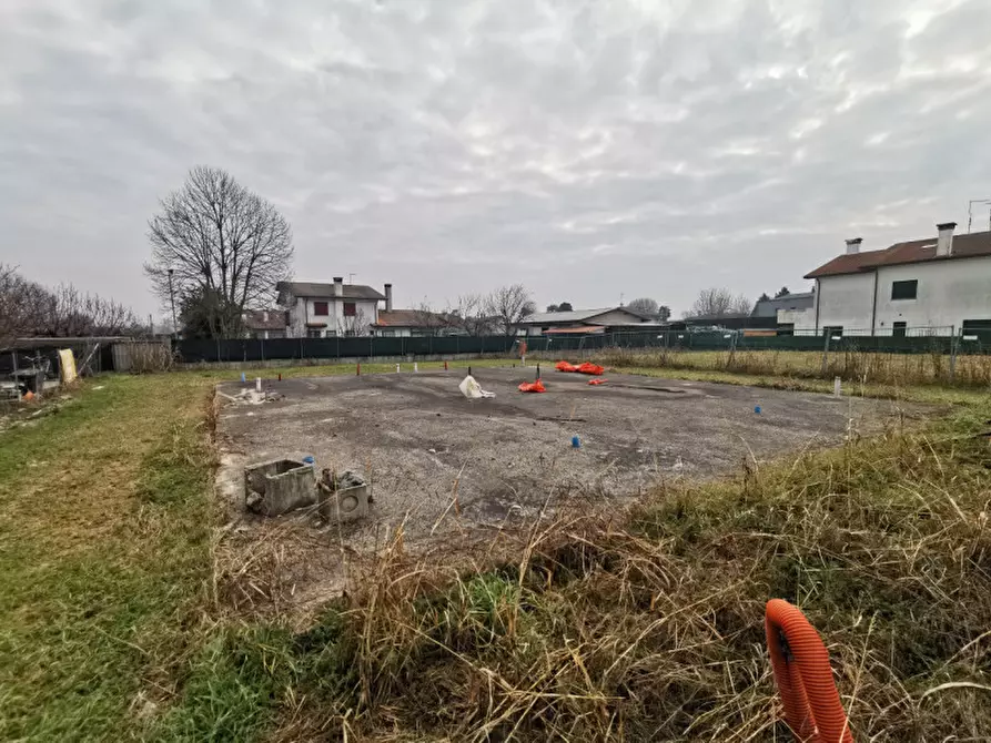 terreno edificabile in vendita a Legnaro in zona Volparo