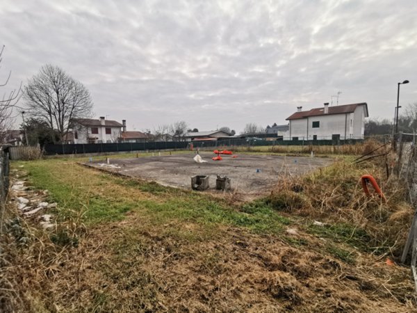 casa indipendente in vendita a Legnaro in zona Volparo