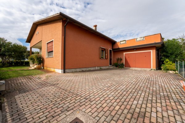 casa indipendente in vendita a Legnaro in zona Volparo