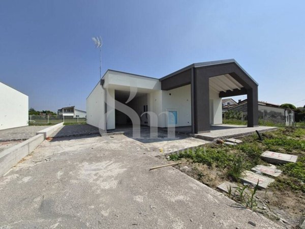 casa indipendente in vendita a Legnaro