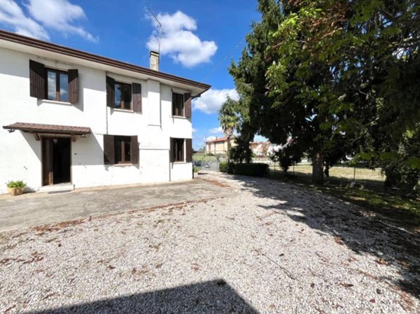 casa indipendente in vendita a Legnaro