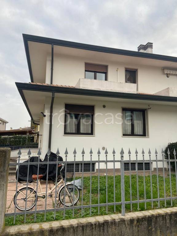 casa indipendente in vendita a Legnaro