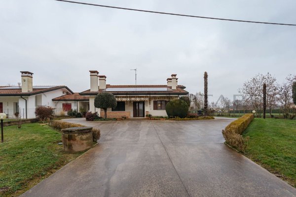 casa indipendente in vendita a Legnaro