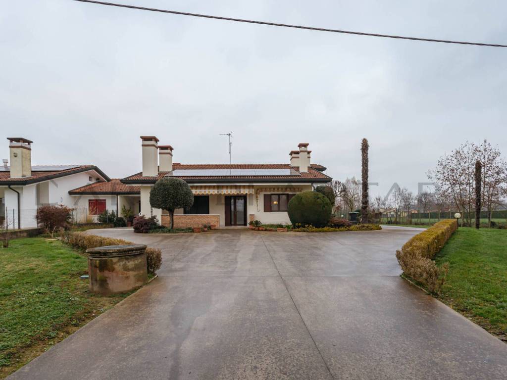 casa indipendente in vendita a Legnaro