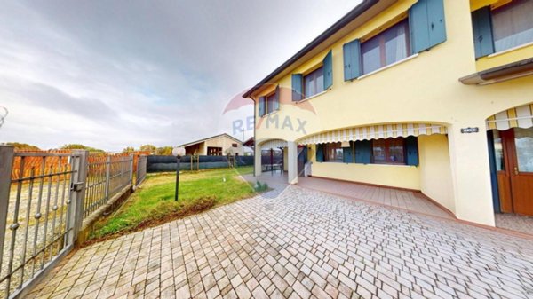 casa indipendente in vendita a Legnaro