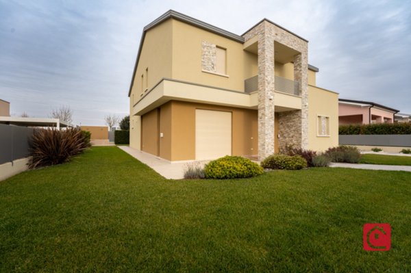 casa indipendente in vendita a Legnaro