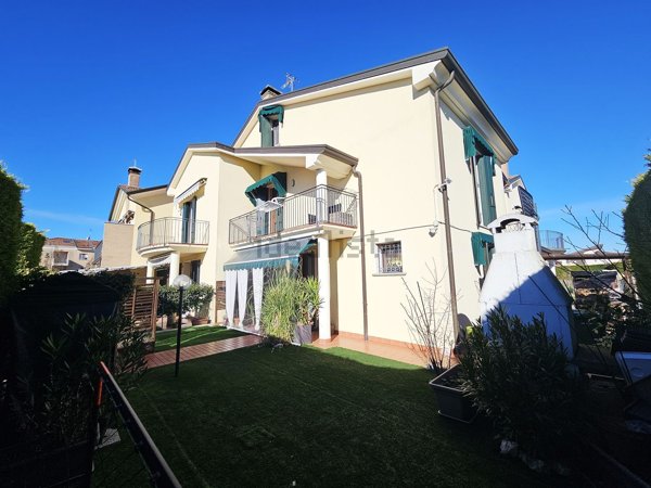 casa indipendente in vendita a Legnaro