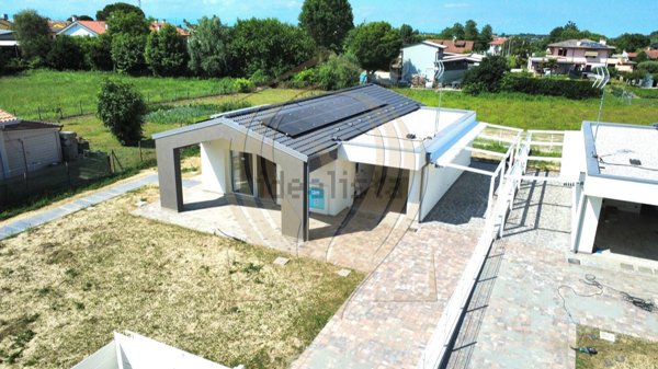 casa indipendente in vendita a Legnaro in zona Volparo