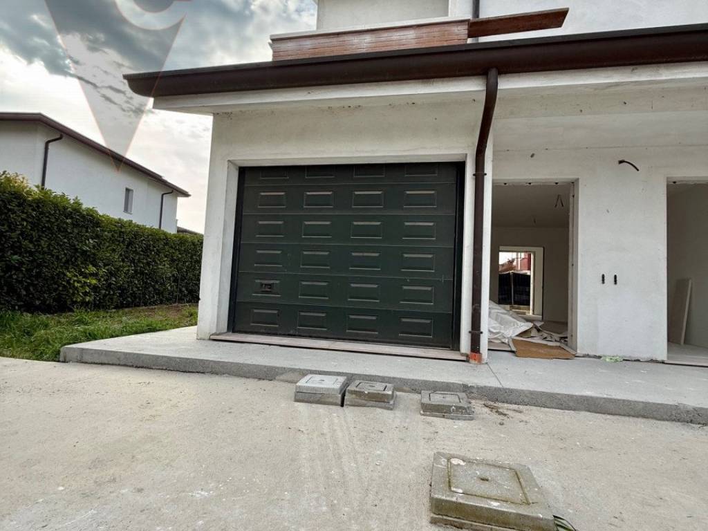 casa semindipendente in vendita a Legnaro in zona Casone
