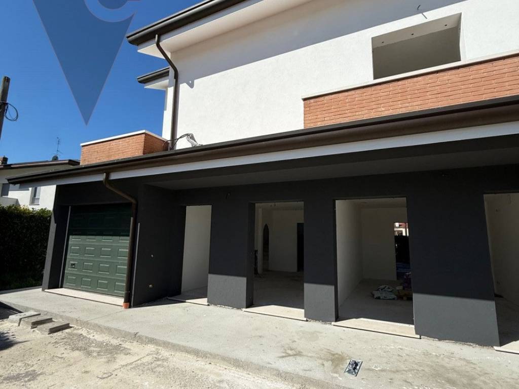 casa indipendente in vendita a Legnaro in zona Casone