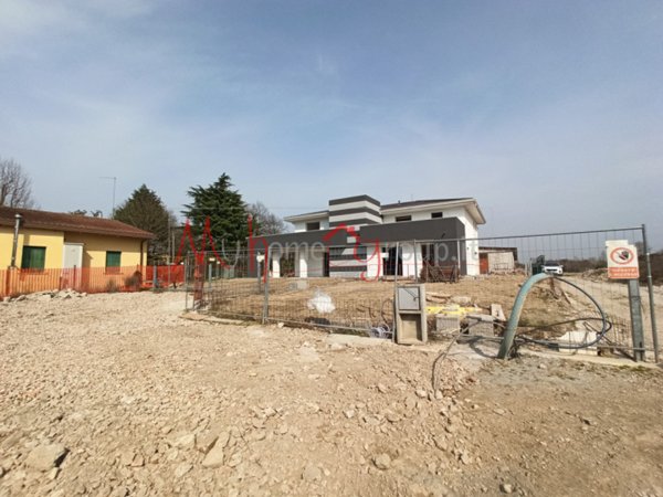 casa indipendente in vendita a Legnaro