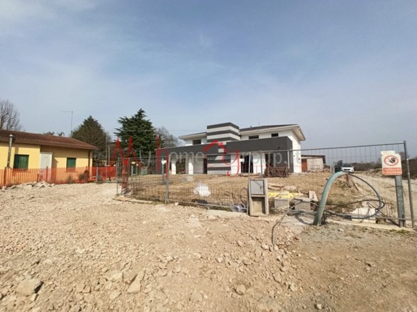 casa indipendente in vendita a Legnaro