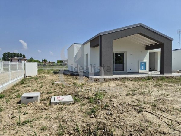casa indipendente in vendita a Legnaro
