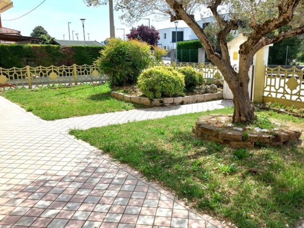 casa indipendente in vendita a Legnaro