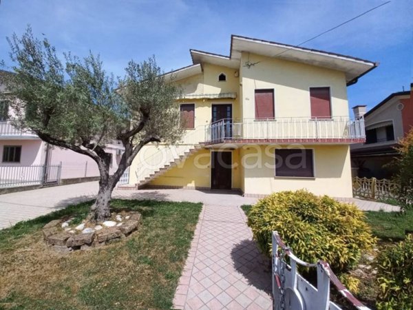 casa indipendente in vendita a Legnaro in zona Volparo