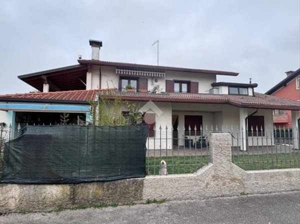 casa indipendente in vendita a Legnaro in zona Volparo
