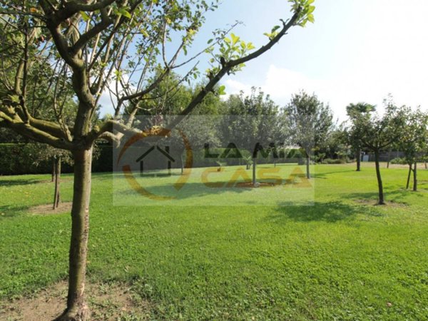 casa indipendente in vendita a Legnaro in zona Casone
