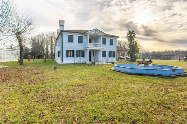 casa indipendente in vendita a Legnaro in zona Volparo