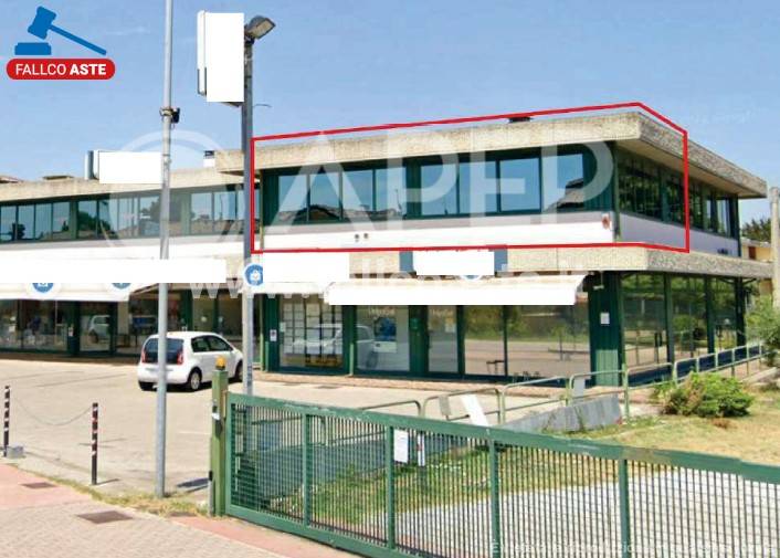 ufficio in vendita a Legnaro in zona Volparo