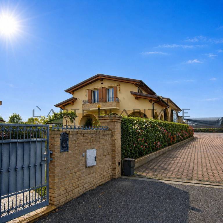 casa indipendente in vendita a Legnaro in zona Casone