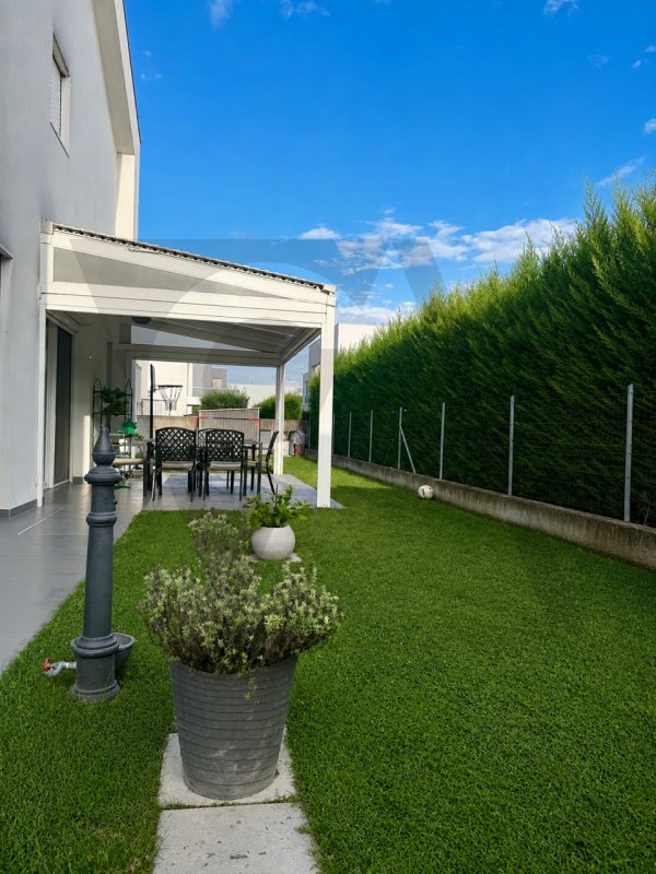casa indipendente in vendita a Legnaro in zona Volparo