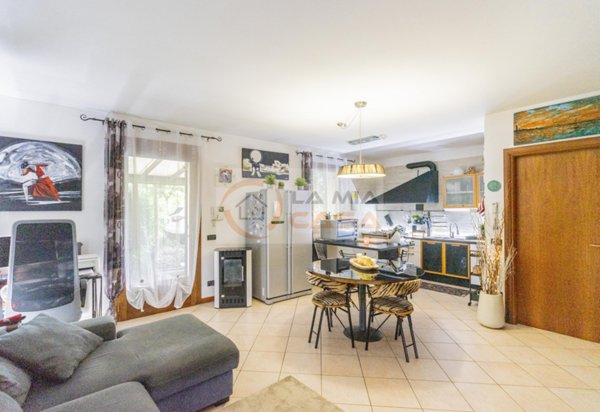 casa indipendente in vendita a Legnaro in zona Casone