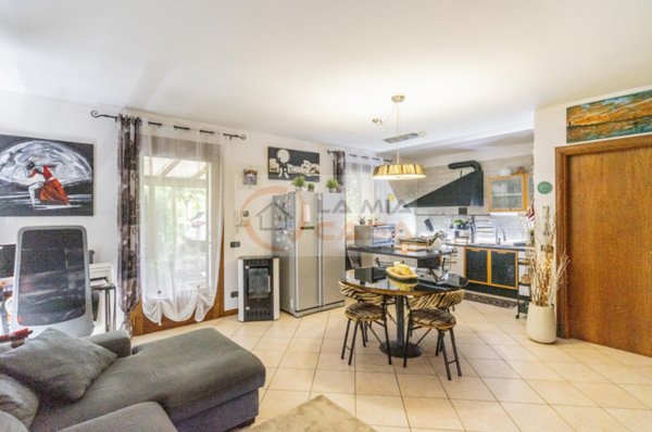 casa indipendente in vendita a Legnaro in zona Casone