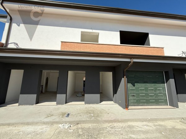 mansarda in vendita a Legnaro in zona Casone