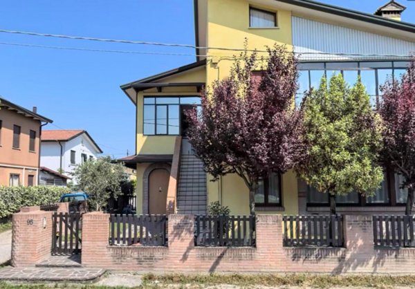 terreno in vendita a Legnaro in zona Volparo