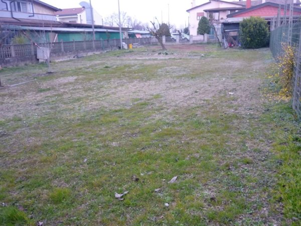 terreno in vendita a Legnaro