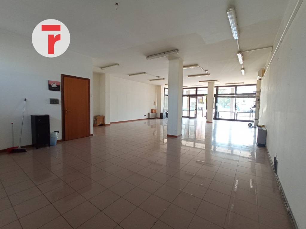 negozio in vendita a Limena