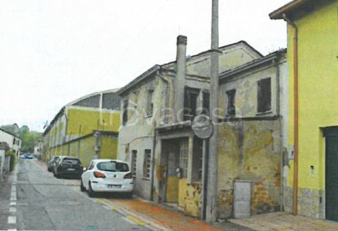 locale commerciale in vendita a Limena