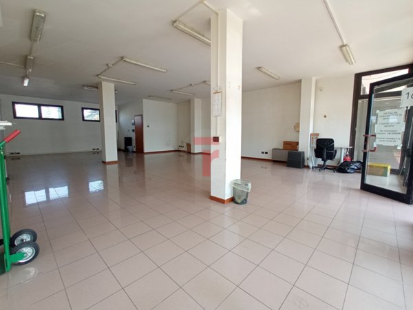 negozio in vendita a Limena
