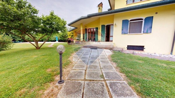 casa indipendente in vendita a Loreggia