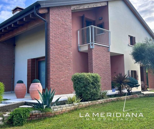 casa indipendente in vendita a Loreggia