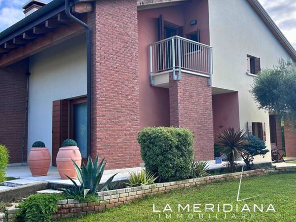casa indipendente in vendita a Loreggia