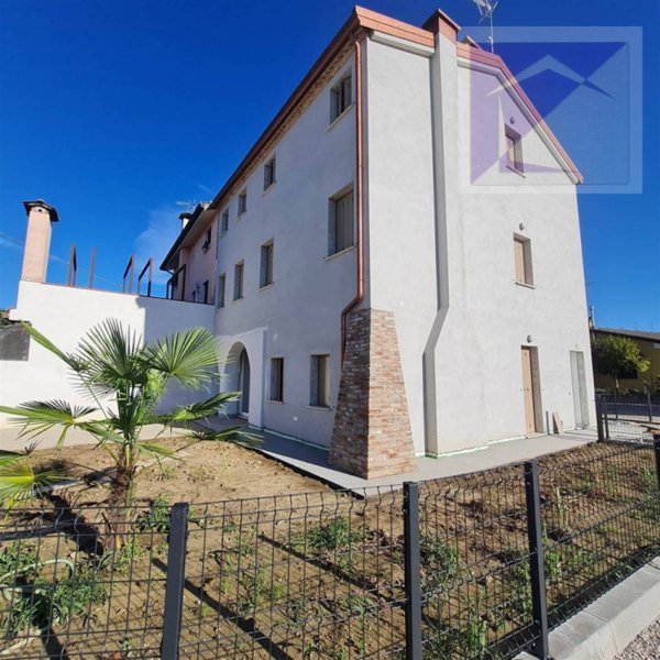 appartamento in vendita a Loreggia in zona Loreggiola