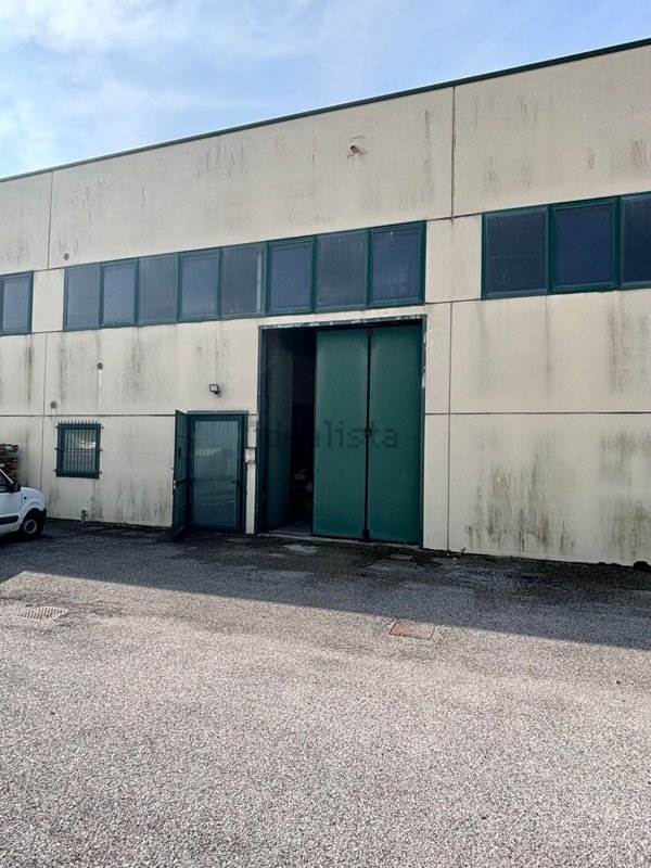 capannone in vendita a Loreggia