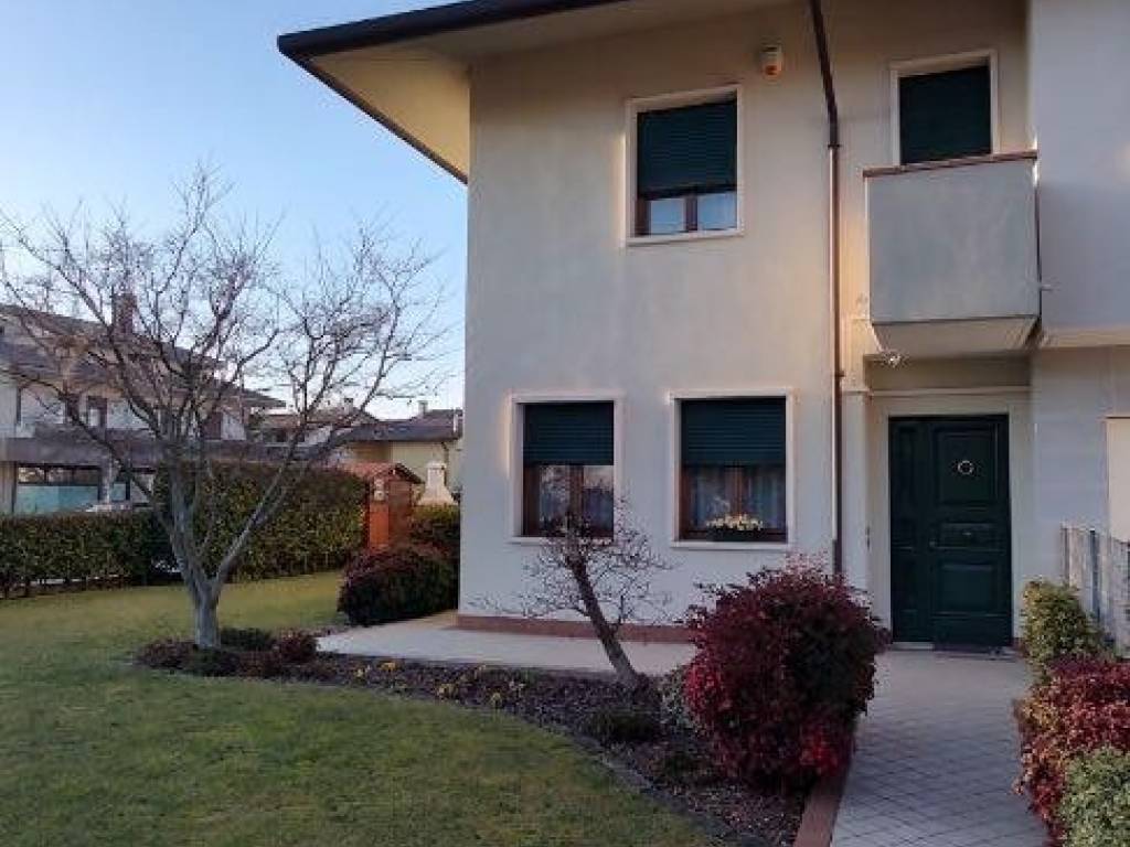 casa indipendente in vendita a Loreggia in zona Loreggiola