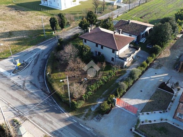 casa indipendente in vendita a Loreggia