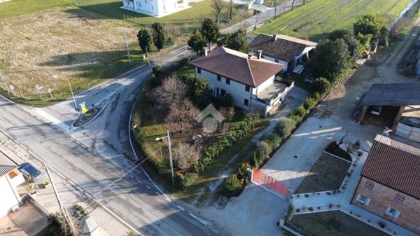 casa indipendente in vendita a Loreggia