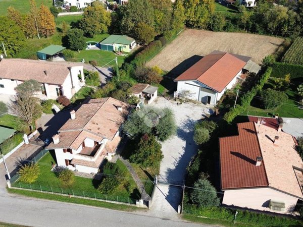 casa indipendente in vendita a Loreggia in zona Loreggiola