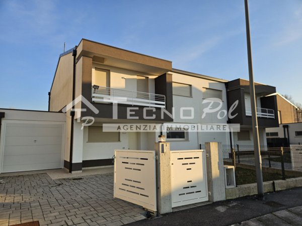 casa indipendente in vendita a Loreggia