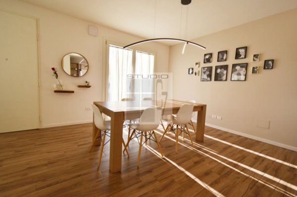 casa semindipendente in vendita a Loreggia in zona Loreggiola