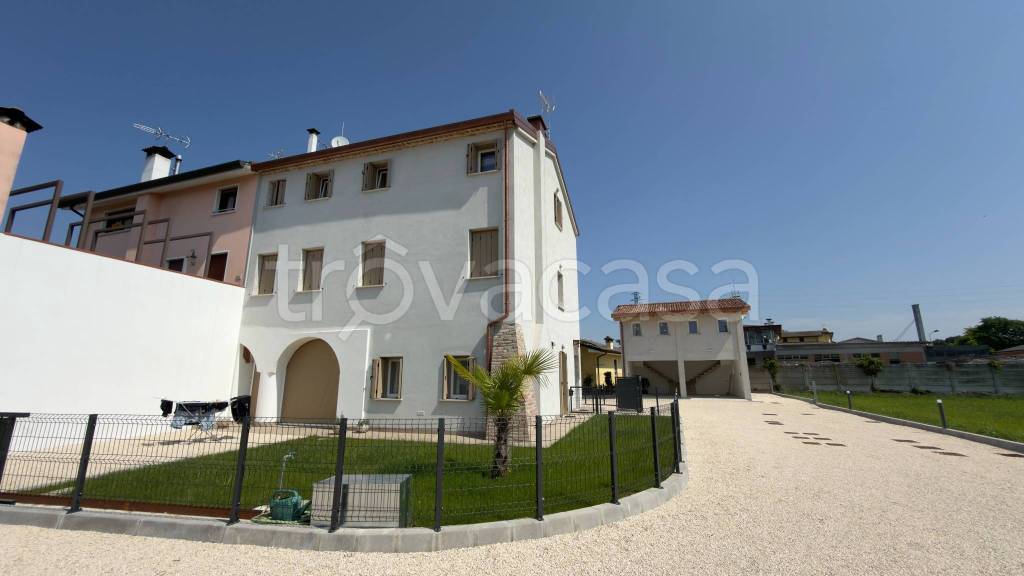 appartamento in vendita a Loreggia in zona Loreggiola